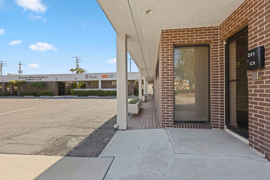 More Photos Of 227-233 Nokomis Ave, Venice Office For Sale