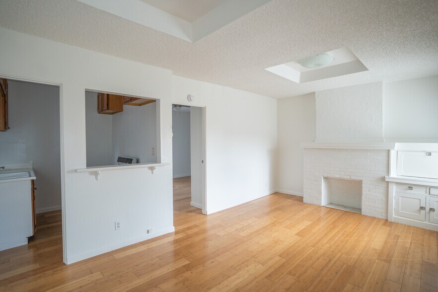 More Photos Of 1513 E Broadway, Long Beach Apartments For Sale