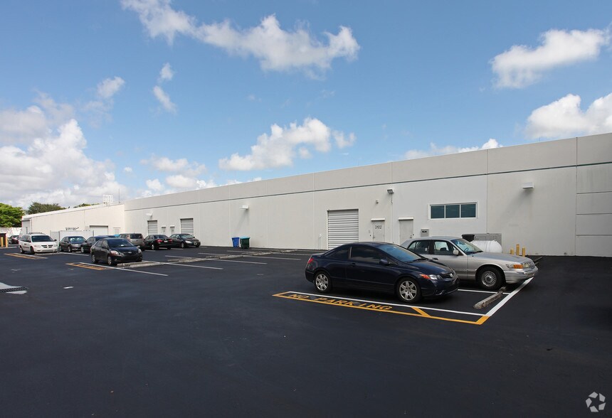 More Photos Of 3100-3130 Commerce Pky, Miramar Light Manufacturing For Lease
