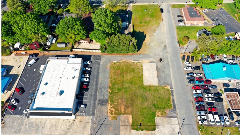 More Photos Of 726 Church St N, Concord Land For Lease