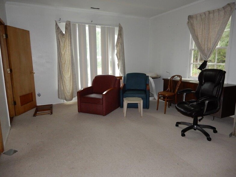 More Photos Of 7024 North Rd, North Religious Facility For Sale