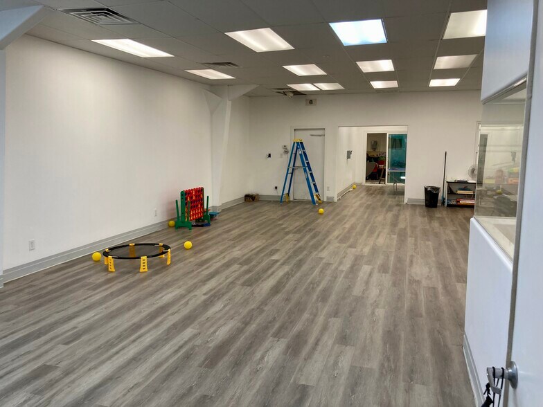 More Photos Of 5312 Elm St, Houston Office For Lease