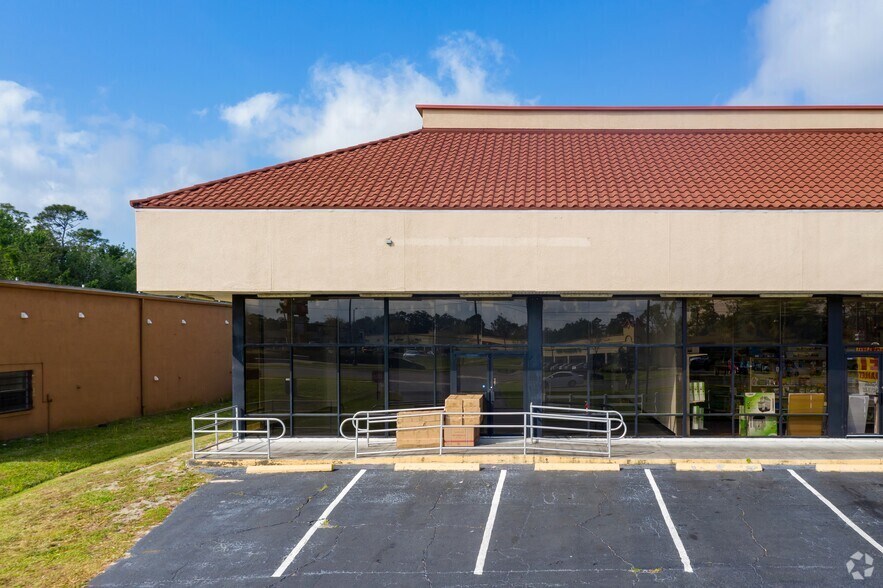More Photos Of 4688-4690 W Irlo Bronson Memorial Hwy, Kissimmee Freestanding For Lease