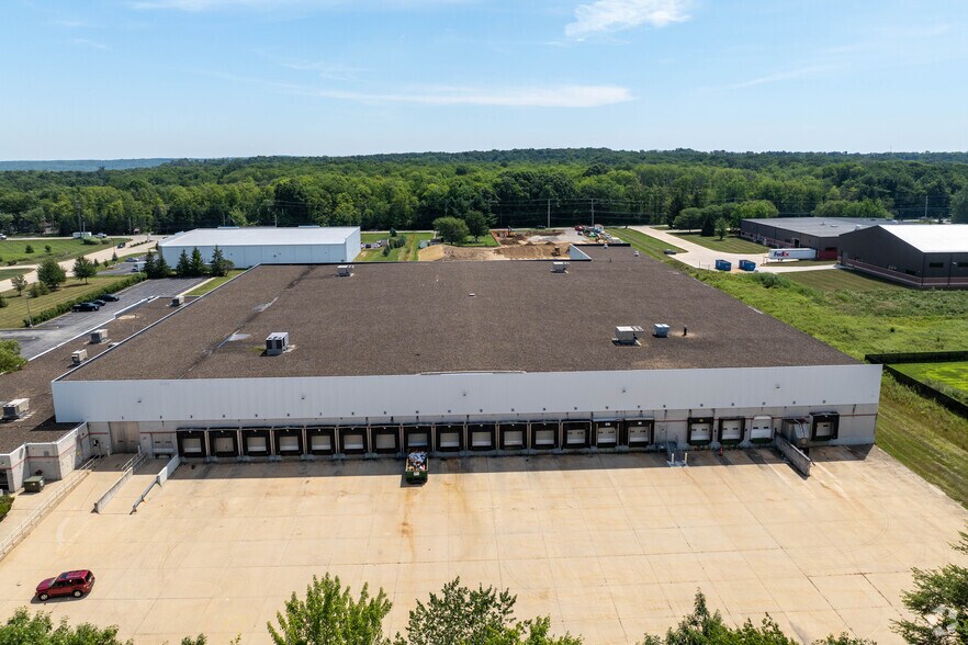 More Photos Of 2830 Carquest Dr, Brunswick Warehouse For Lease