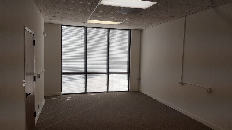 More Photos Of 958 San Leandro Ave, Mountain View Research And Development For Lease