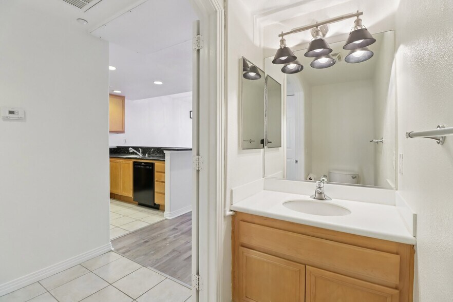 More Photos Of 1501 India St, San Diego Apartments For Sale