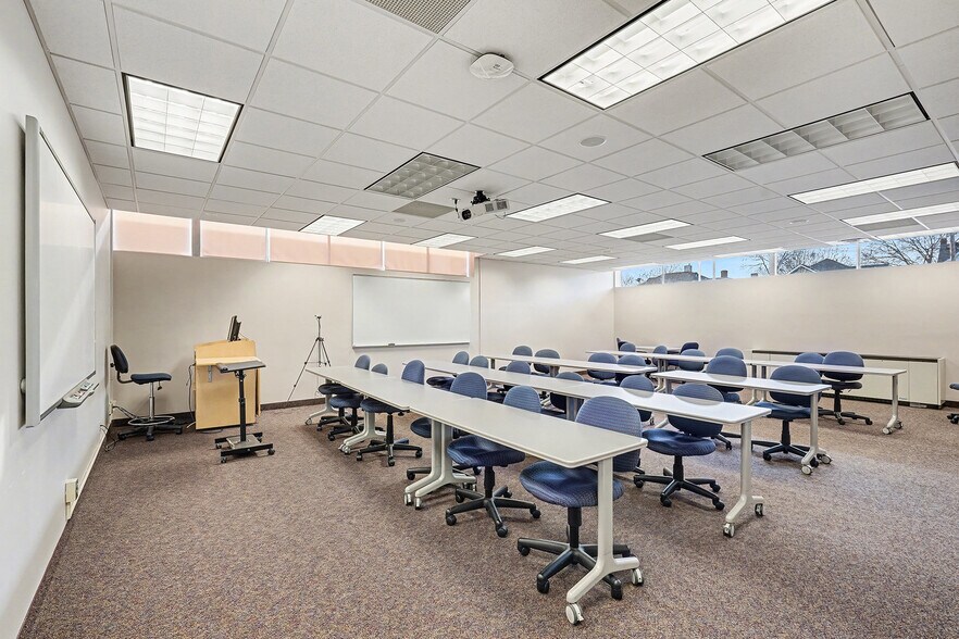 More Photos Of 2436 Park Ave, Minneapolis Office For Sale