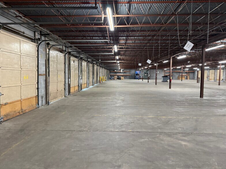 More Photos Of 900-920 W Fairfield Rd, High Point Warehouse For Lease