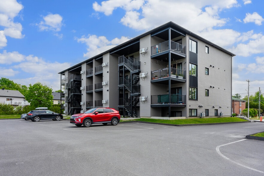 More Photos Of 365 Rue Adams E, Richmond Apartments For Sale