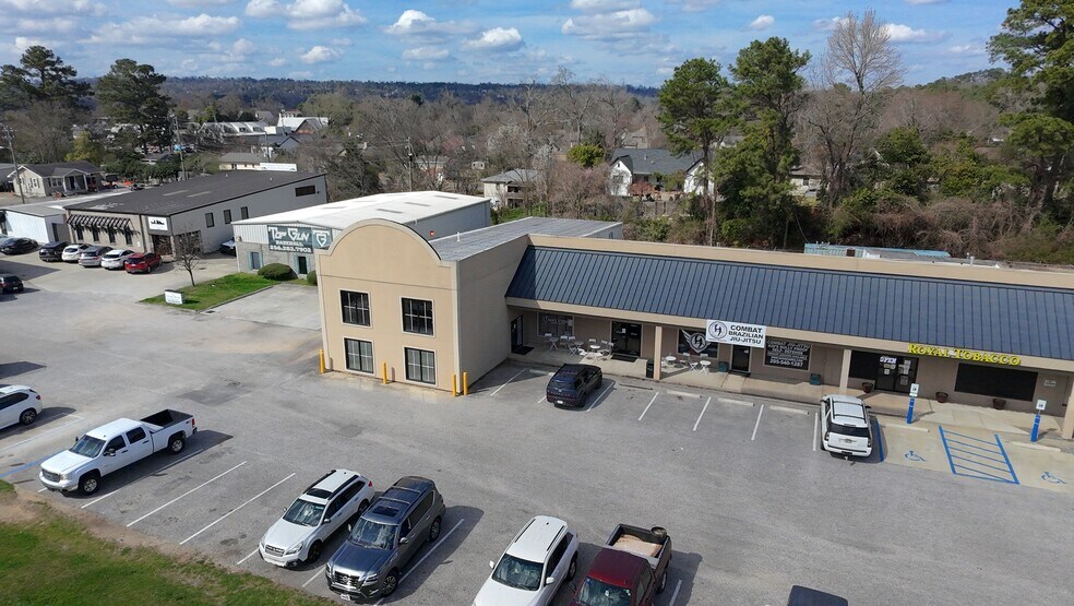More Photos Of 3242-3258 Cahaba Heights Rd, Birmingham Unknown For Lease