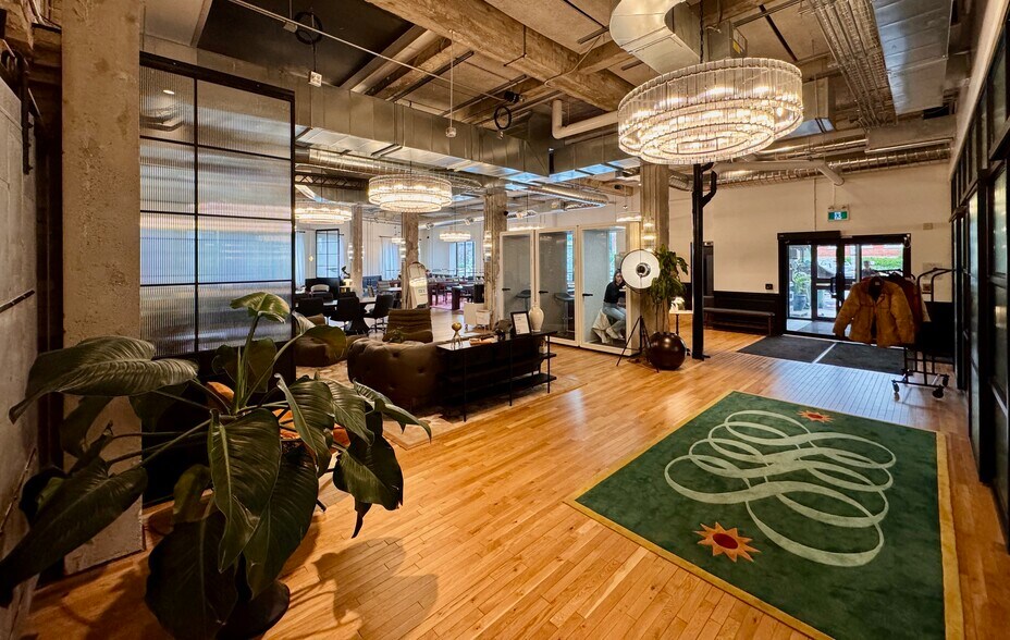 More Photos Of 14 Erb St W, Waterloo Coworking Space