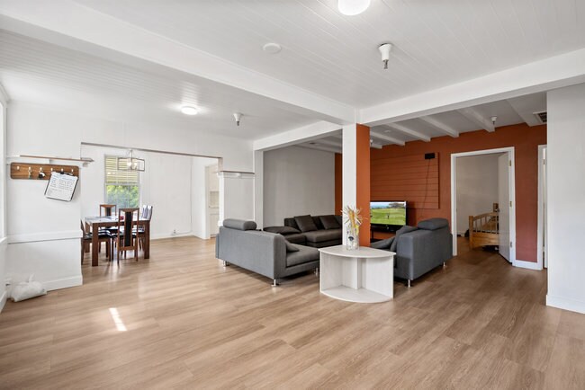More Photos Of 241 El Camino Real, Menlo Park Storefront Retail Office For Sale