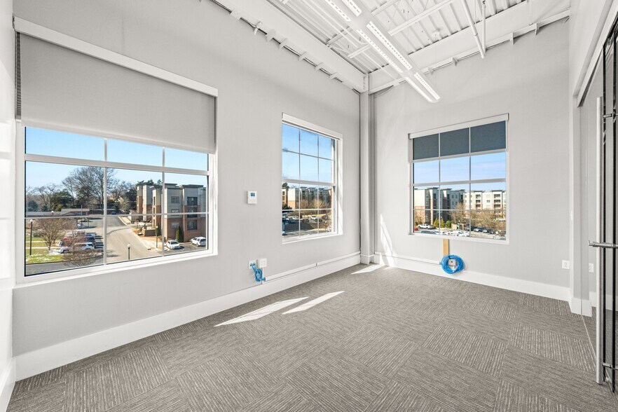 More Photos Of 2099 Thunderhead Rd, Knoxville Loft Creative Space For Sale