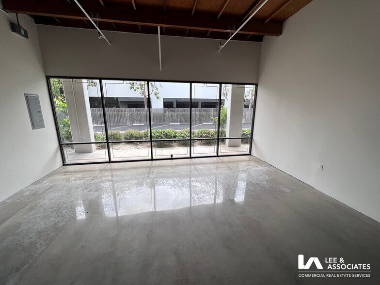 More Photos Of 4274 Cerritos Ave, Los Alamitos Light Distribution For Lease