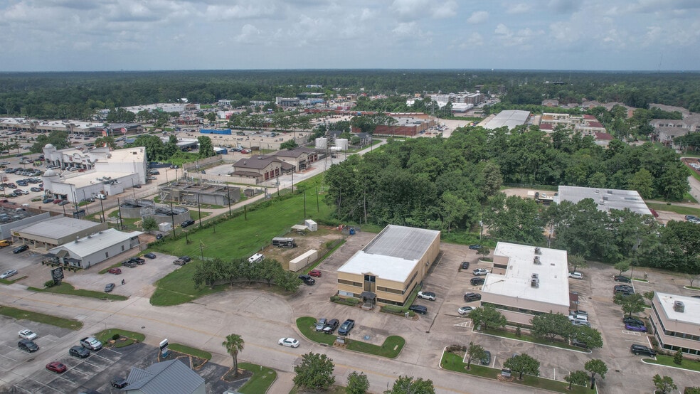 More Photos Of 25349-25351 Borough Park Dr, Spring Light Manufacturing For Sale