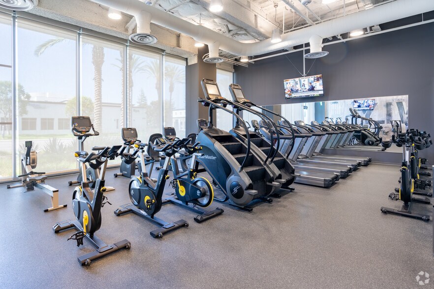 More Photos Of 18565-18575 Jamboree Rd, Irvine Office For Lease