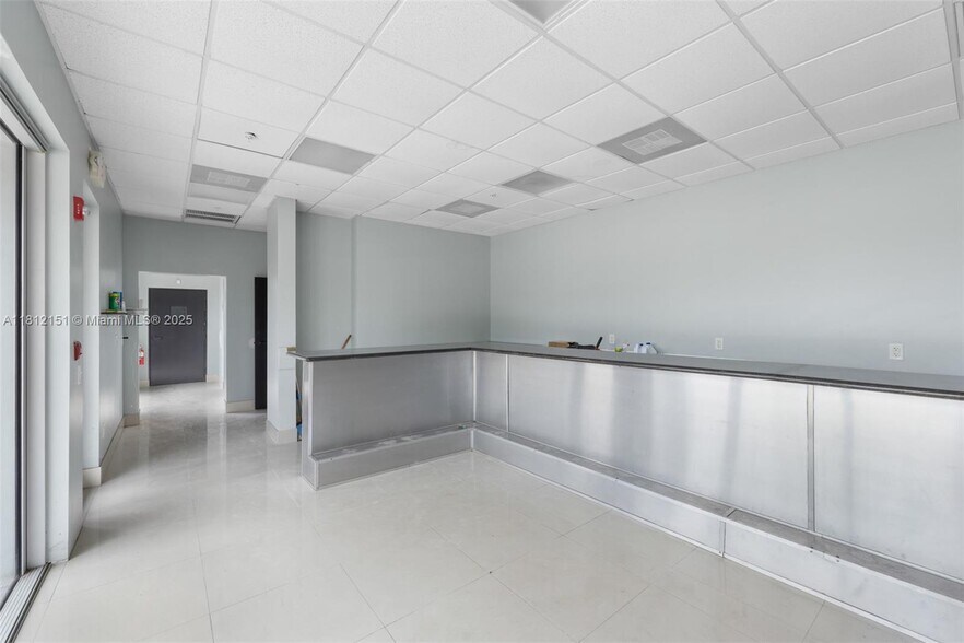 More Photos Of 2500 Wilton Dr, Wilton Manors Freestanding For Sale