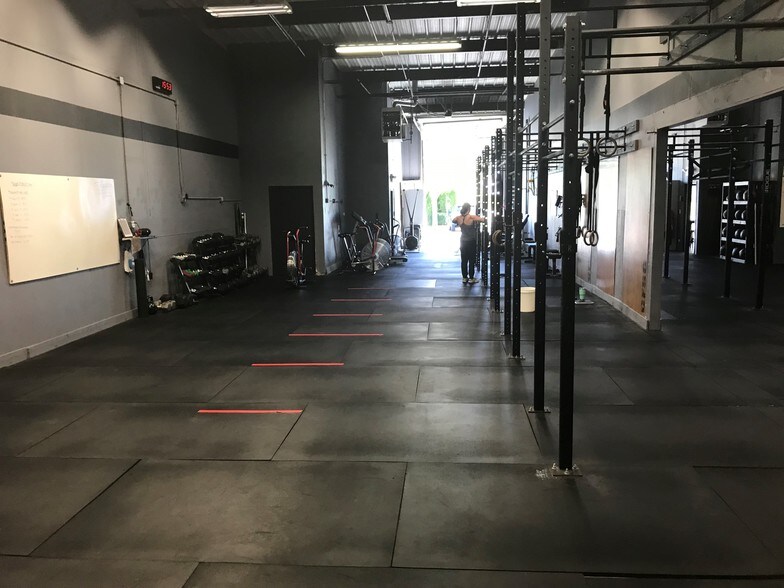 More Photos Of 760 Heartland Dr, Sugar Grove Warehouse For Lease