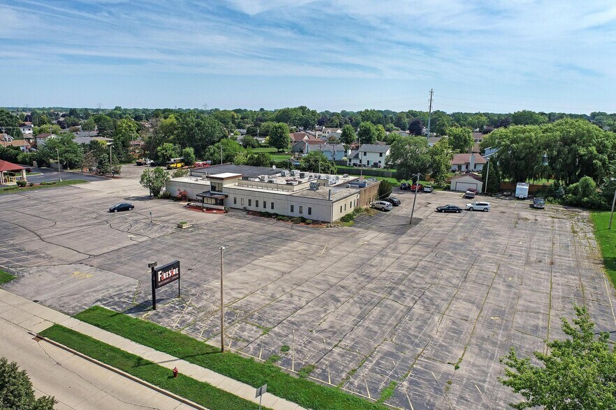 More Photos Of 2801 30th Ave, Kenosha Restaurant For Sale