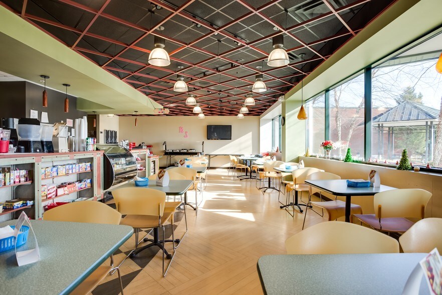 More Photos Of 10304 Spotsylvania Ave, Fredericksburg Office For Lease