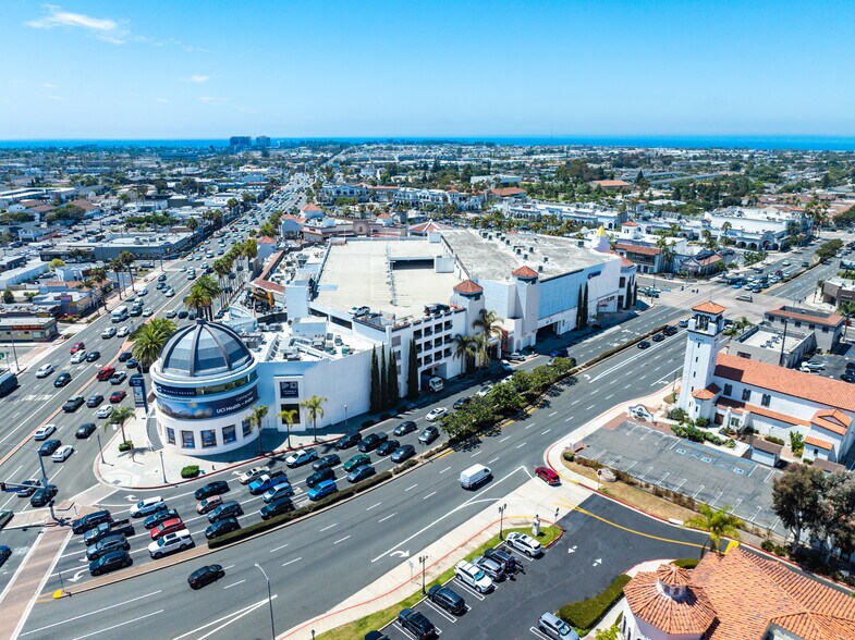 More Photos Of 1870 Harbor Blvd, Costa Mesa Storefront For Sale