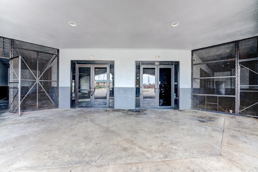 More Photos Of 324 Fm-1960 Rd, Houston General Retail For Sale