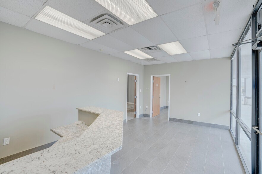 More Photos Of 1617-1629 N Central Expy, Plano Unknown For Lease