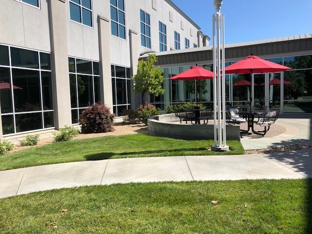 More Photos Of 2000-2100 S McDowell Boulevard Ext, Petaluma Office For Lease