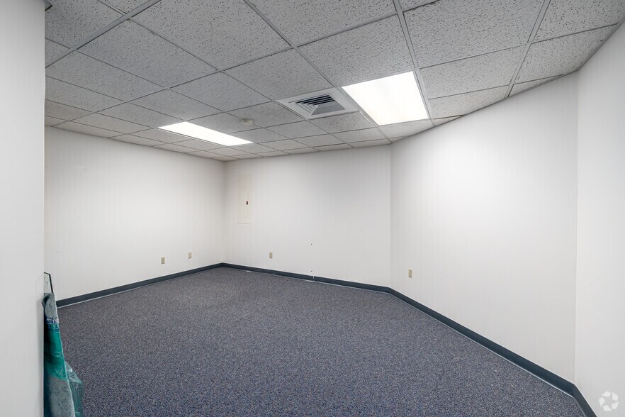 More Photos Of 114 W Main St, New Britain Unknown For Sale