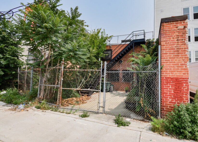 More Photos Of 1919 Benning Rd NE, Washington Storefront Retail Residential For Sale