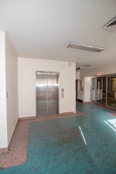 More Photos Of 1101-1111 S Hill St, Los Angeles Manufacturing For Sale