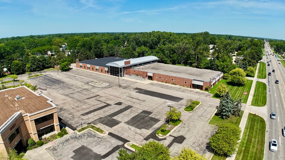 More Photos Of 14111 Middlebelt Rd, Livonia Office For Lease
