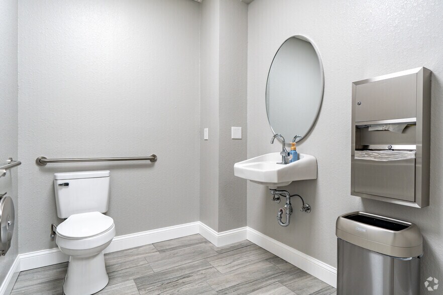 More Photos Of 13246 38th St N, Clearwater Coworking Space