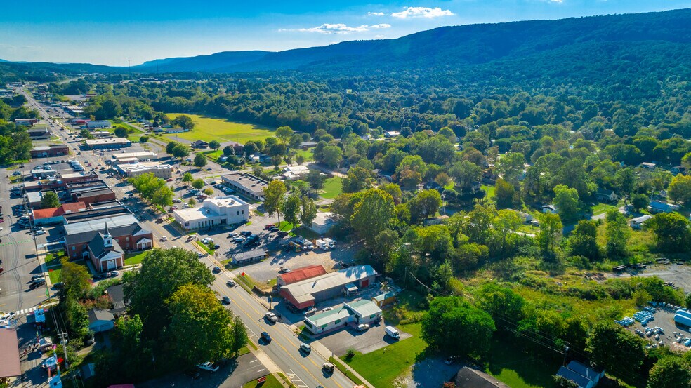 More Photos Of 15781 Rankin Ave, Dunlap Freestanding For Sale