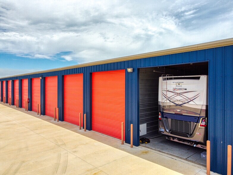 More Photos Of 2225 Avocado Ave, Melbourne Light Distribution For Lease