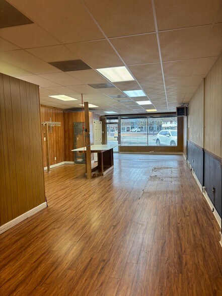 More Photos Of 125 N Mechanic St, Pendleton Unknown For Lease