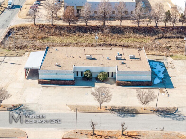 More Photos Of 3613-3621 S Moulton Dr, Oklahoma City Service For Lease