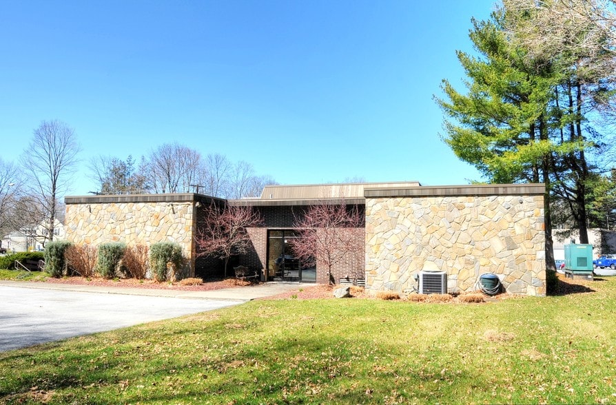 More Photos Of 10 Boice Rd, Hyde Park Medical For Lease