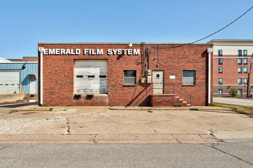 More Photos Of 515 Kings of Leon Ln, Oklahoma City Manufacturing For Sale