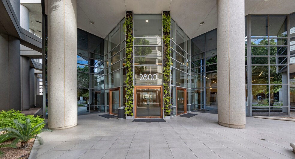More Photos Of 2800 N Central Ave, Phoenix Office For Sale