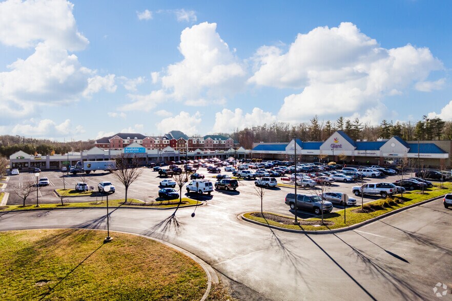 More Photos Of 10515-10631 Greenbelt Rd, Lanham General Retail For Lease