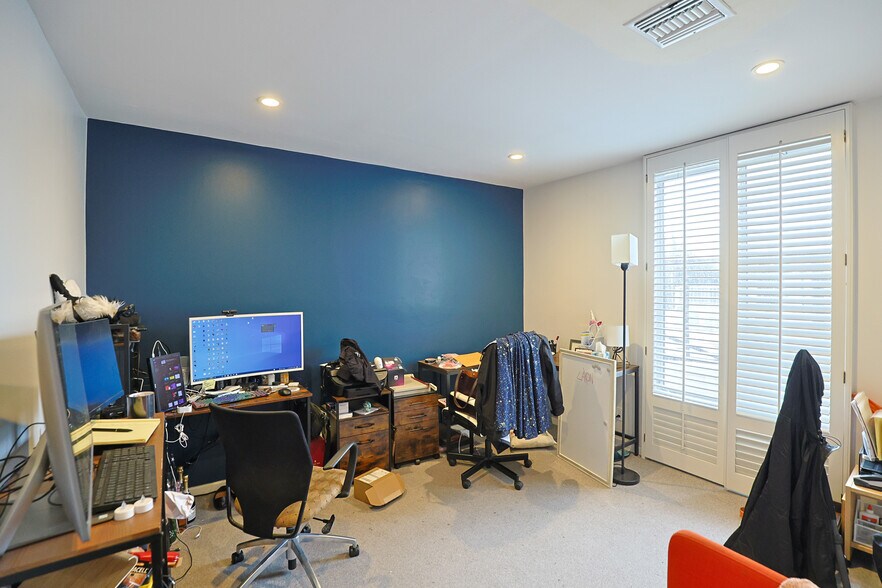 More Photos Of 908-910 N La Cienega Blvd, Los Angeles Storefront Retail Office For Sale