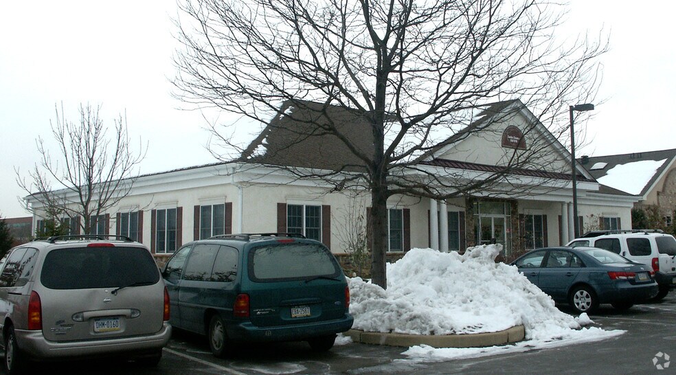 More Photos Of 101 Floral Vale Blvd, Yardley Bank For Lease