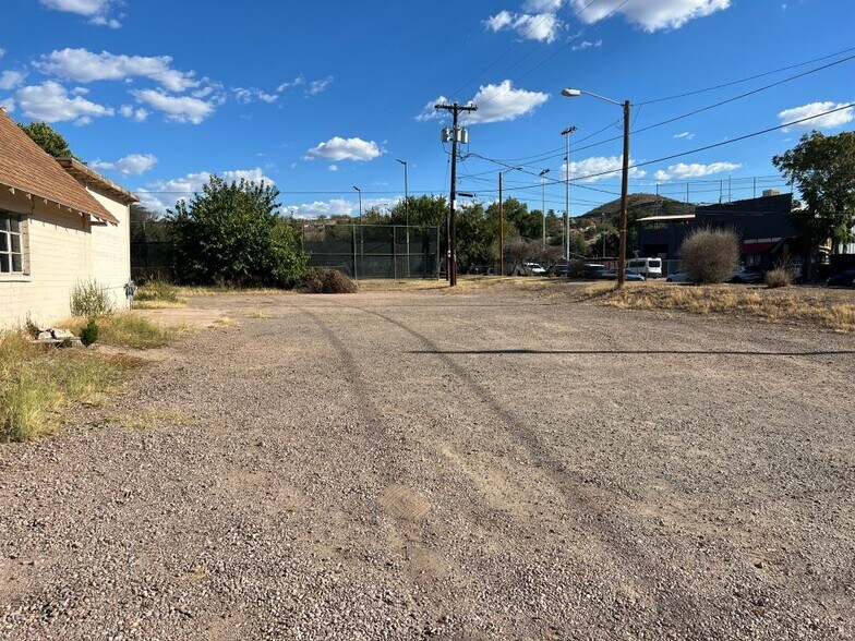 More Photos Of 660 N Morley Ave, Nogales Office For Sale