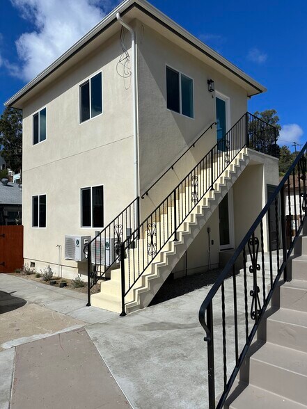 More Photos Of 2689 Reynard Way, San Diego Apartments For Sale