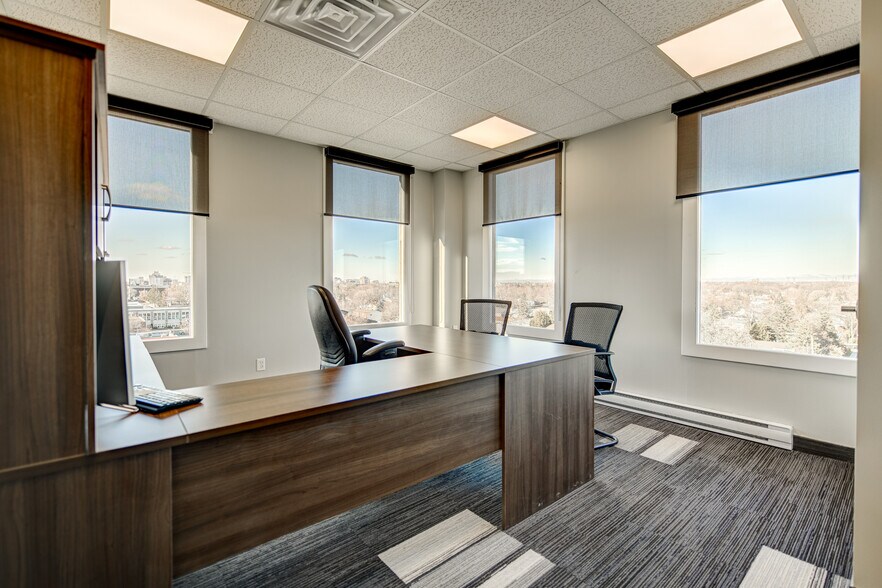More Photos Of 1435 Boul Saint-Martin O, Laval Medical For Lease