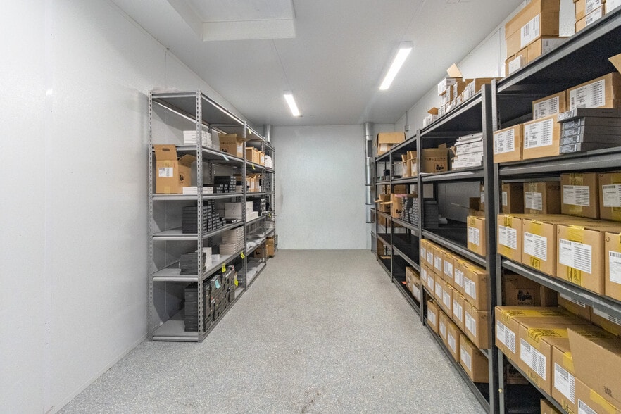 More Photos Of 3337 NW 74th Ave, Miami Warehouse For Sale