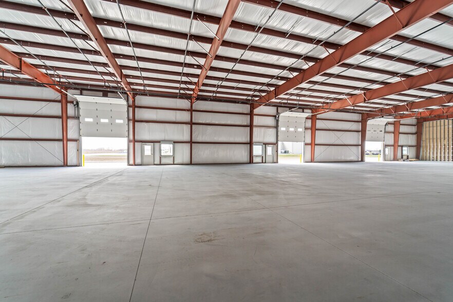 More Photos Of 1811 Rich Olive St, Story City Warehouse For Lease