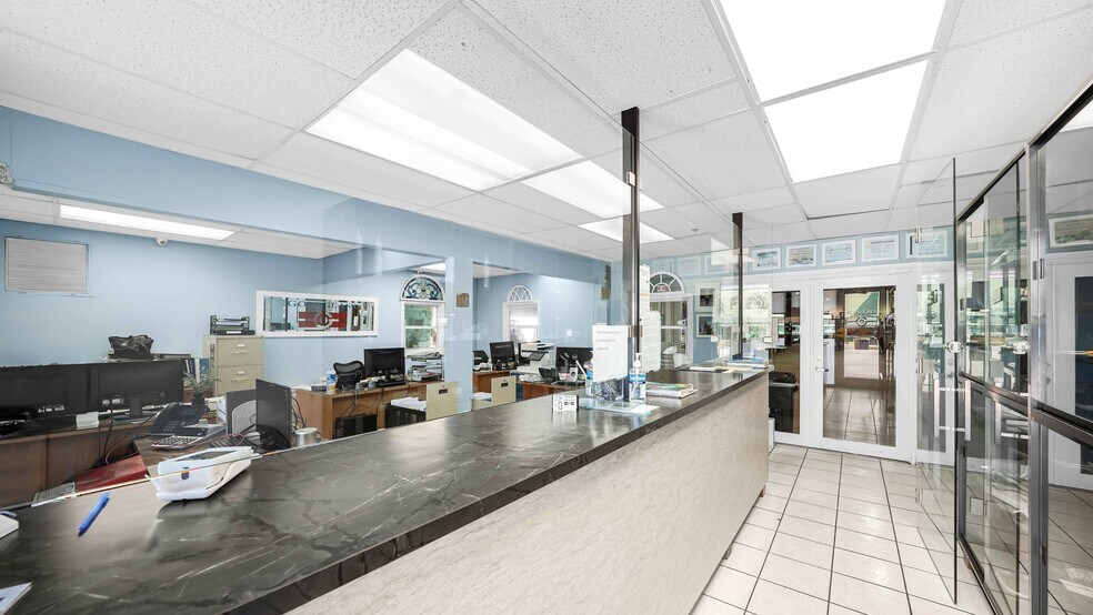 More Photos Of 7450 NW 41st St, Miami Manufacturing For Sale