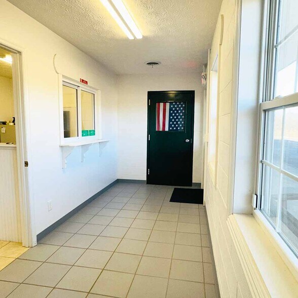 More Photos Of 7115 Newport Hwy, Greeneville Showroom For Sale